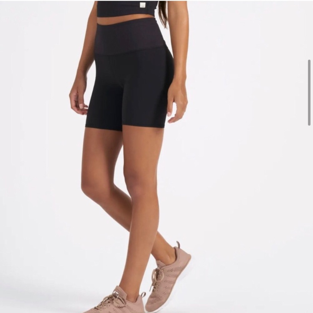New Vuori Women’s Rib Studio Short Black Size Small - Picture 7 of 7